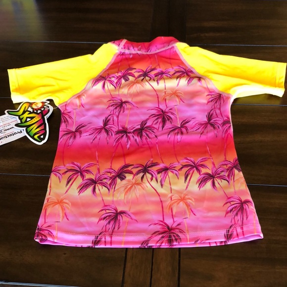 New Skinz rash guard/100* SFP - Picture 4 of 10